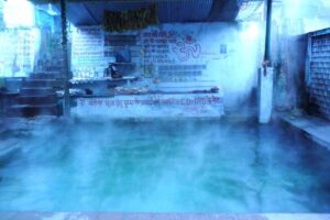 hot_water_kund_Gangnani