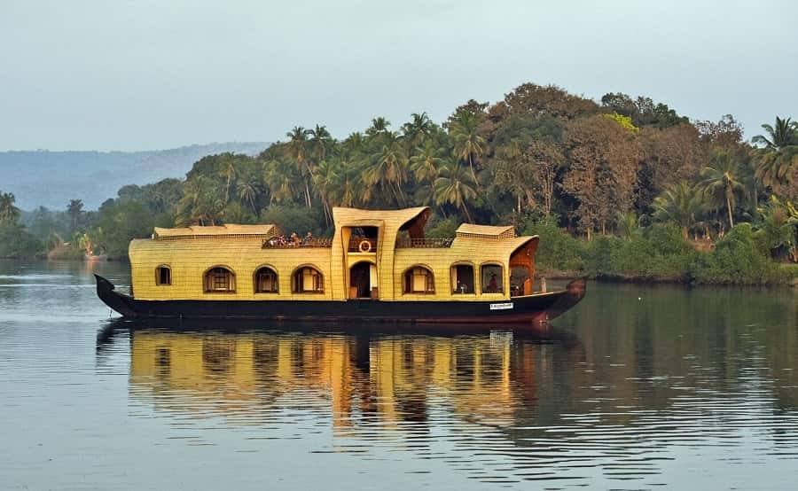 House Boats Experience | Backwaters Destination in India